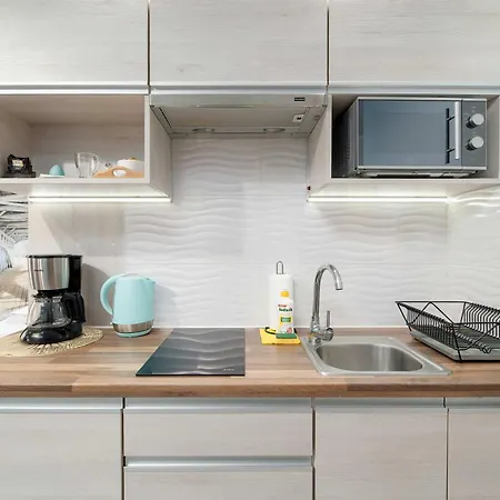 Charming With Parking And Balcony In By Renters Appartamento *