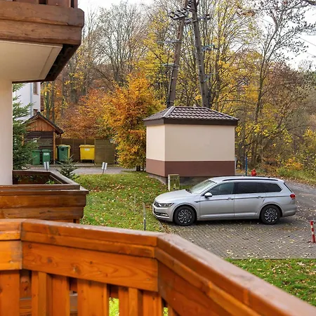 Charming With Parking And Balcony In By Renters Apartmán *